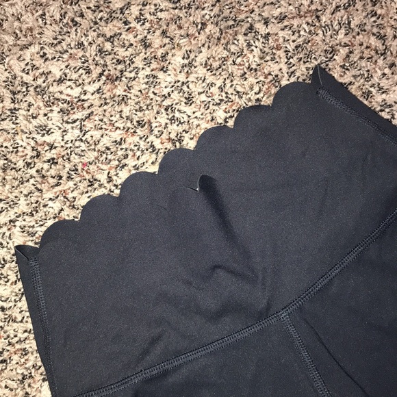 JoyLab High Rise 7/8ths Scalloped Waist Leggings in Black Size XS | NWT! - Picture 3 of 6